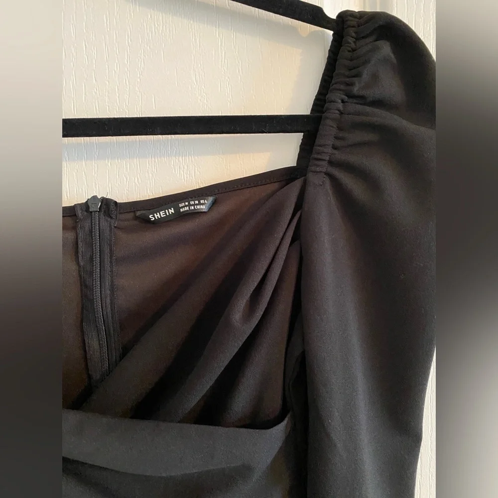 Black Top- Never Worn - Picture 4 of 6